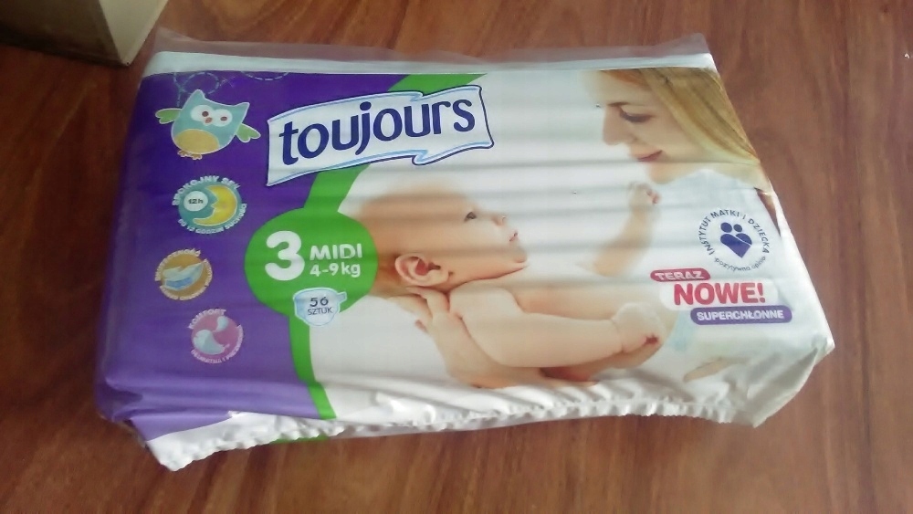 miesięczny zapas pieluszek pampers