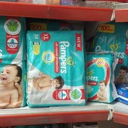 pierwsze pieluchy pampers