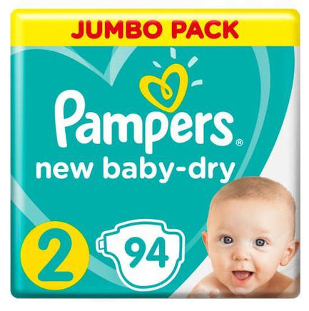 pampers przesikany przez dziewczynę